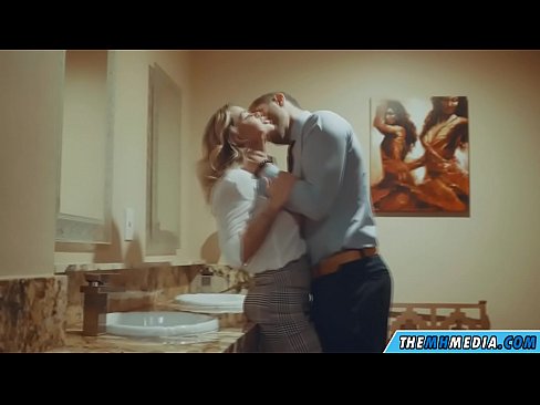 ❤️ Khi một cô gái tóc vàng busty quyến rũ bạn trong một nhà vệ sinh công cộng ❤️❌ Hard porn ở% vi.rionews.top% ❌❤